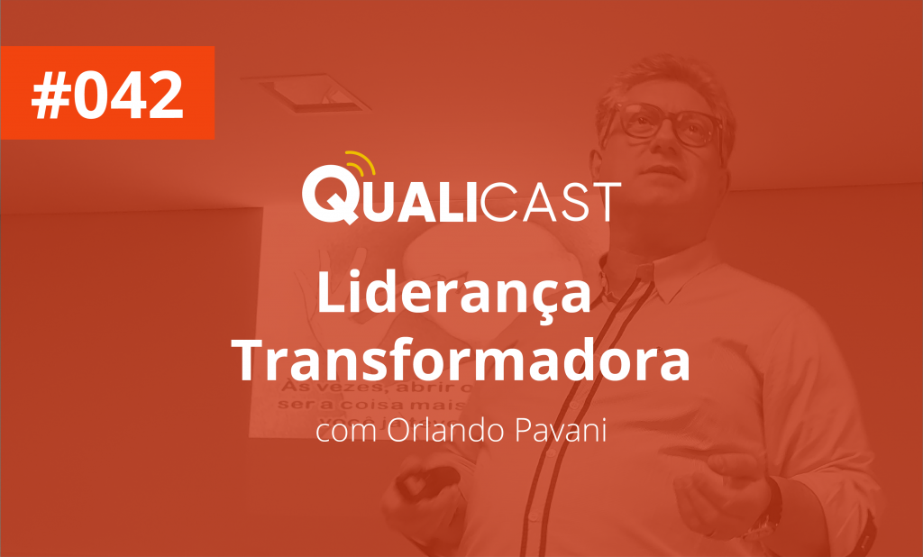 Imagem com os 4 podcasters desse epsódio, com um fundo azul na foto. Essa imagem é do episódio 42 sobre liderança transformadora.